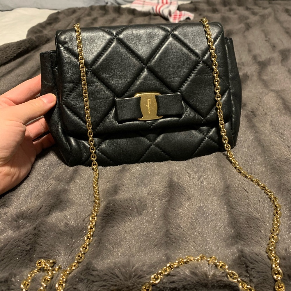 Authentic Salvatore Ferragamo Quilted Vara Bag - Picture 6 of 14